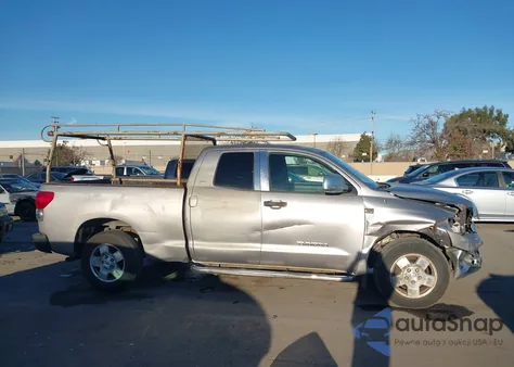 2008 Toyota Tundra Sr5 4.7L V8 z USA, uszkodzony, nr VIN 5TFRT54178X018531
